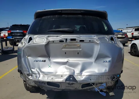 2016 Toyota Rav4 Xle z USA, uszkodzony, nr VIN 2T3WFREVXGW265600